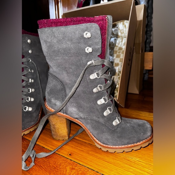 ⭐️UGG Heeled Boots w/fabric, size 7⭐️ - Picture 7 of 17
